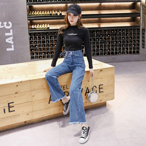 Alkalmi női farmer széles modell kék színben, magas derékkal