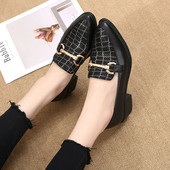 Pantofi dama casual model ascutit din piele ecologica cu element metalic