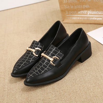 Pantofi dama casual model ascutit din piele ecologica cu element metalic