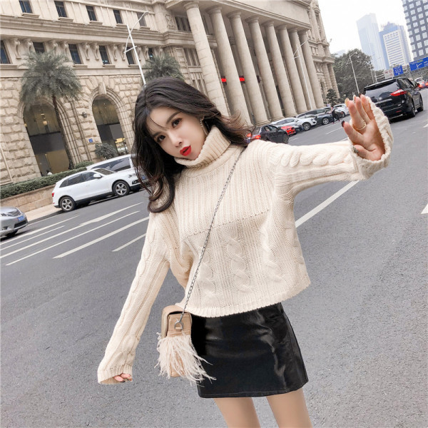 Pulover dama casual model larg cu guler inalt