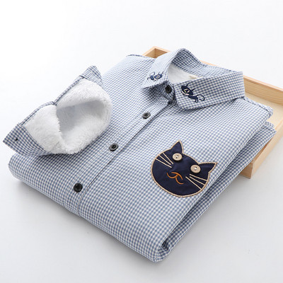 Női kockás ing gombokkal és klasszikus gallérral kék és piros színben