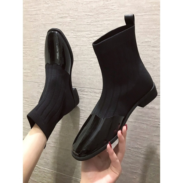 Női alkalmi csizma eko bőrből és textilből fekete színben