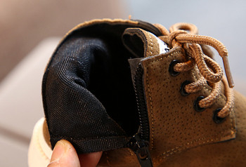 Παιδικές χειμωνιάτικες μπότες για κορίτσια και αγόρια με επίπεδη σόλα από οικολογικό σουέτ και μαλακή επένδυση - καφέ και μαύρο χρώμα