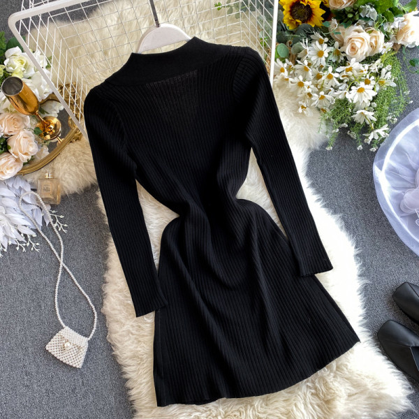 Γυναικείο φόρεμα φθινόπωρο-χειμώνα ρετρό στυλ με κουμπιά σε μαύρο χρώμα