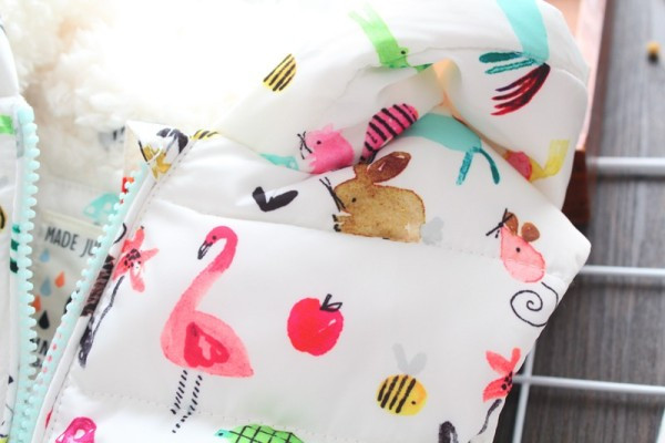 Νέο μοντέλο παιδικό γιλέκο με μαλακή επένδυση σε λευκό χρώμα