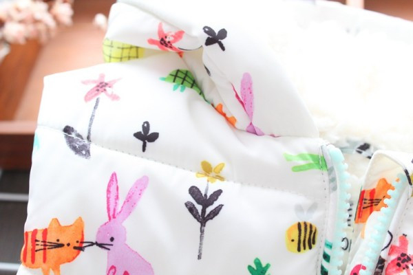 Νέο μοντέλο παιδικό γιλέκο με μαλακή επένδυση σε λευκό χρώμα