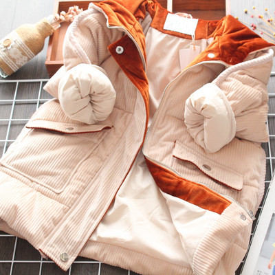 Új modell téli gyerekkabát lila és bézs színű kapucnival és zsebekkel