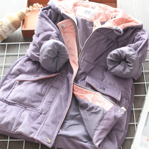 Új modell téli gyerekkabát lila és bézs színű kapucnival és zsebekkel