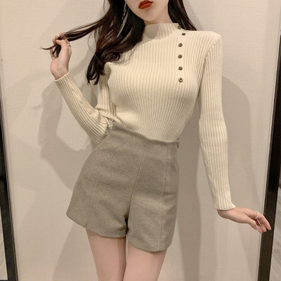 Γυναικεία μπλούζα με κουμπιά σε μαύρο και άσπρο χρώμα