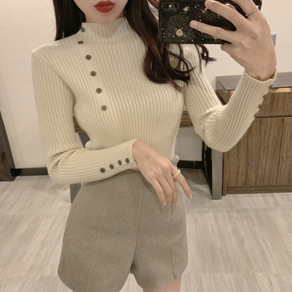 Γυναικεία μπλούζα με κουμπιά σε μαύρο και άσπρο χρώμα