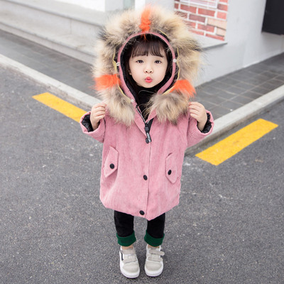 Modern gyerekkabát lányoknak rózsaszín és barna színben, pehelytal és zsebekkel