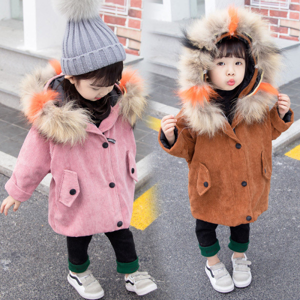 Modern gyerekkabát lányoknak rózsaszín és barna színben, pehelytal és zsebekkel