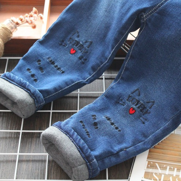 Παιδικά χειμωνιάτικα τζιν με κεντήματα και τσέπες για κορίτσια σε μπλε χρώμα