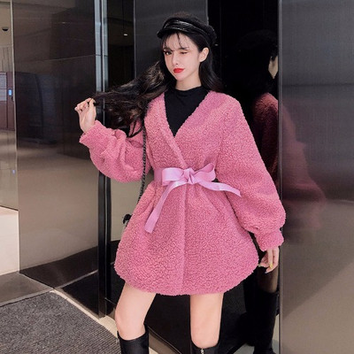 Női pehely télikabát spitz nyakkivágással, rózsaszín és kék színben