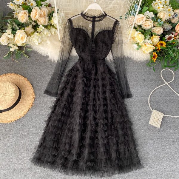 Μακρύ μοντέρνο γυναικείο φόρεμα με τούλι σε διάφορα χρώματα