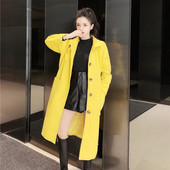 Aktuális női őszi-téli kabát zsebekkel és gombokkal, sárga-fehér színben