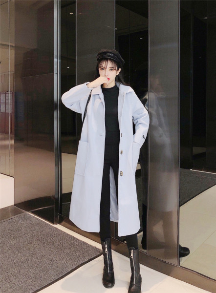 Aktuális női őszi-téli kabát zsebekkel és gombokkal, sárga-fehér színben