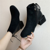 Κομψές γυναικείες μπότες σουέτ κατάλληλες για το φθινόπωρο και το χειμώνα σε μαύρο και καφέ χρώμα