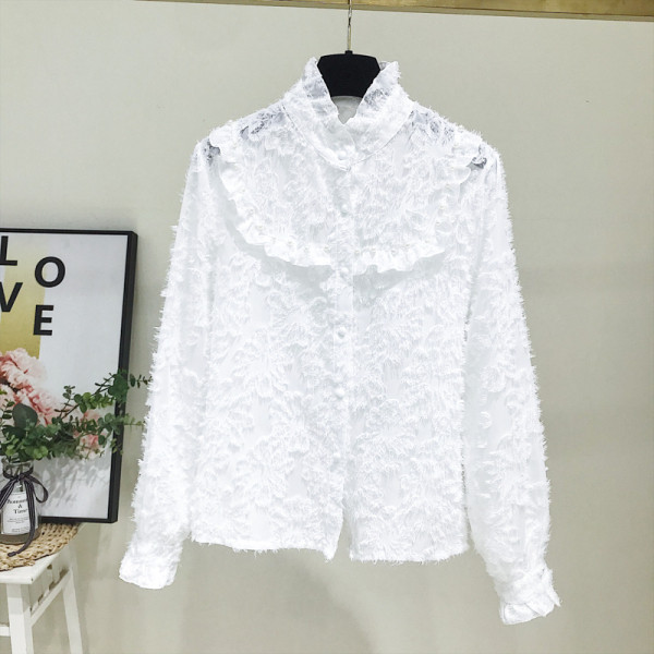 Γυναικείο πουκάμισο με δαντέλα και κουμπιά σε μαύρο και άσπρο χρώμα