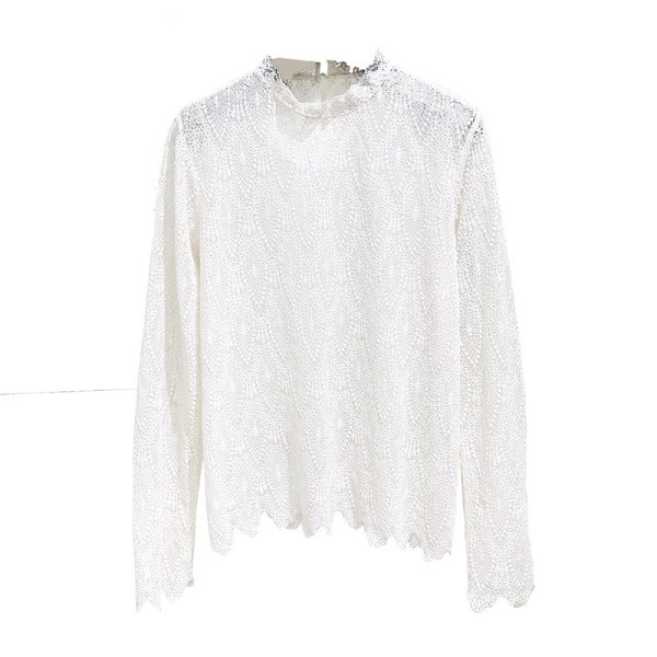 Női csipkeblúz alacsony gallérral, fehér és bézs színben