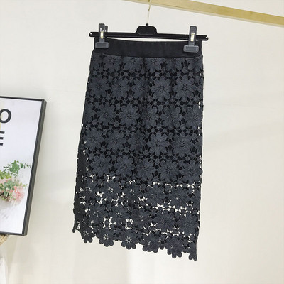 Κομψή γυναικεία φούστα σε μαύρη χρώμα με δαντέλα - ρετρό στυλ