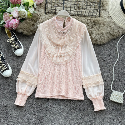 Μοντέρνο γυναικείο πουκάμισο δαντελλών με πέρλες σε ροζ και λευκό χρώμα