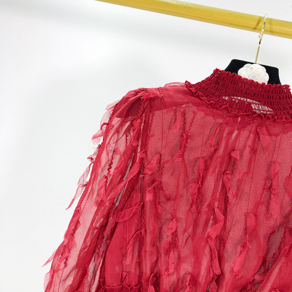 Piros női blúz gumírozott derékkal és magas gallérral