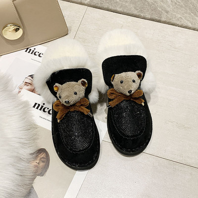 Μοντέρνες γυναικείες μπότες με απαλή επένδυση και στοιχείο 3D σε μπεζ και μαύρο χρώμα