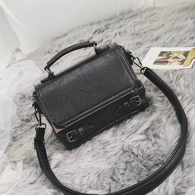 Μοντέρνα γυναικεία τσάντα ώμου σε διάφορα χρώματα - δύο μοντέλα