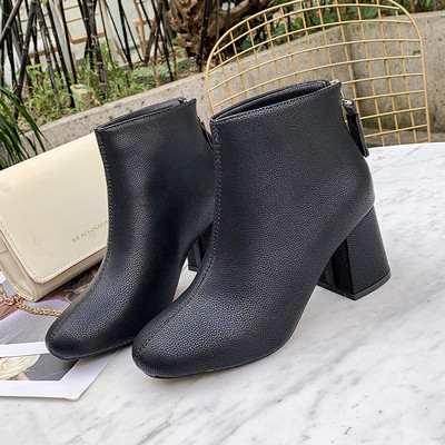 Γυναικείες έκο δερμάτινες-χειμωνιάτικες μπότες με χοντρό τακούνι σε μαύρο και άσπρο - δύο μοντέλα