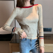 Modern női pulóver vékony kötésből, kerek nyakkivágással