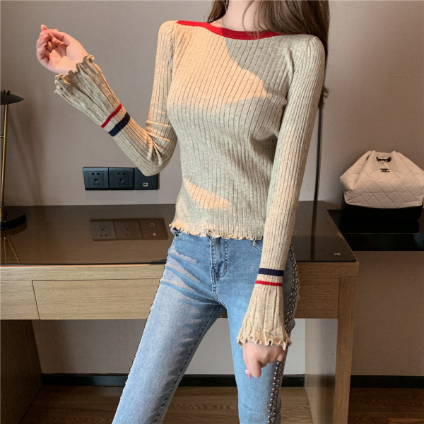 Modern női pulóver vékony kötésből, kerek nyakkivágással