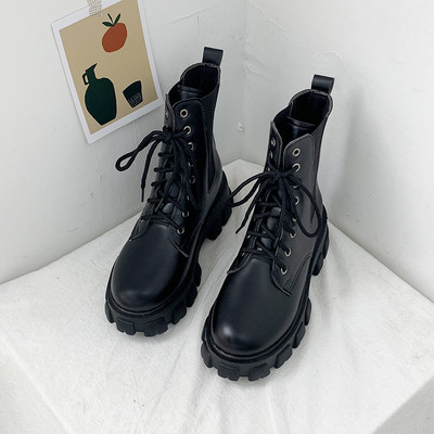 Δγυναικείες έκο δερμάτινες χειμερινές μπότες με σκληρή σόλα σε μαύρο χρώμα