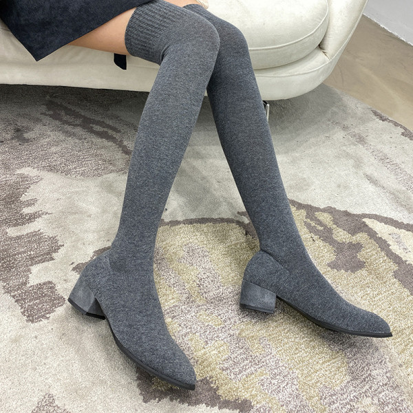 Női őszi-téli csizma vastag sarokkal, fekete és ezüst színben