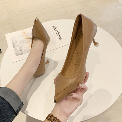 Elegáns női cipő alacsony vékony sarkú fehér, fekete, barna és piros színben