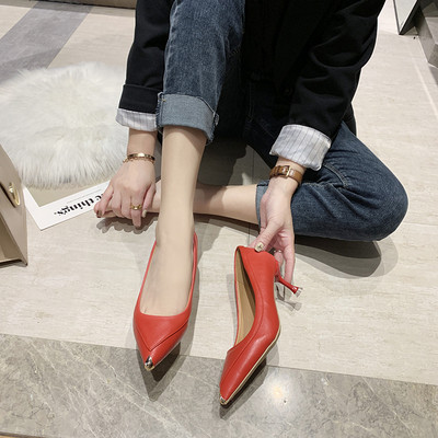 Elegáns női cipő alacsony vékony sarkú fehér, fekete, barna és piros színben