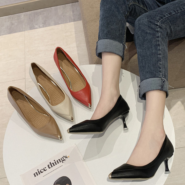 Elegáns női cipő alacsony vékony sarkú fehér, fekete, barna és piros színben