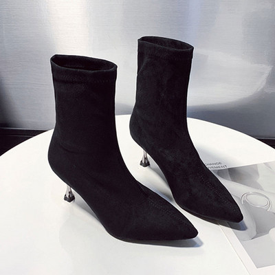 Elegáns női csizma hegyes modell eco velúrból