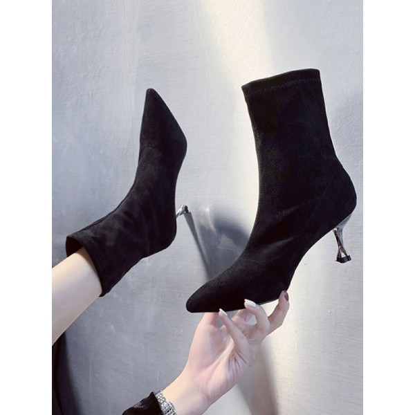 Elegáns női csizma hegyes modell eco velúrból