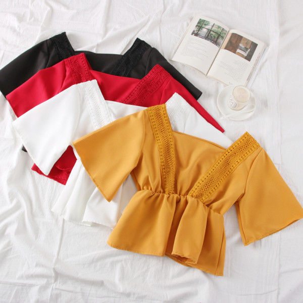 Új modell női blúz rövid ujjal és szögletes nyakkivágással fehér, fekete, piros és narancs színben