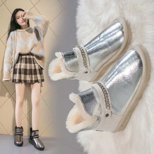 Új modell női téli csizma lapos talppal és puha béléssel, két színben