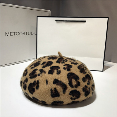 Γυναικείεο καπέλο σε λεοπάρδαλη πριντ