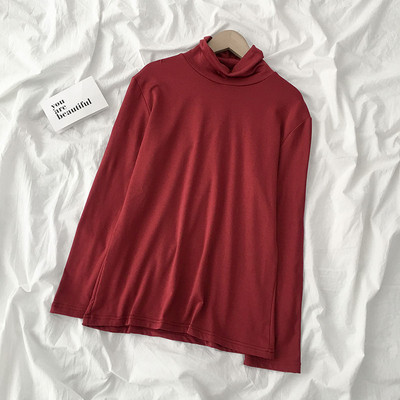 Καθημερινή γυναικεία μπλούζα σε διάφορα χρώματα με υψηλό γιακά και μακρύ μανίκι