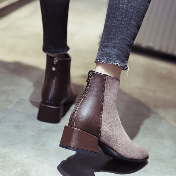 Elegáns női csizma vastag sarokkal és cipzárral barna és fekete színben