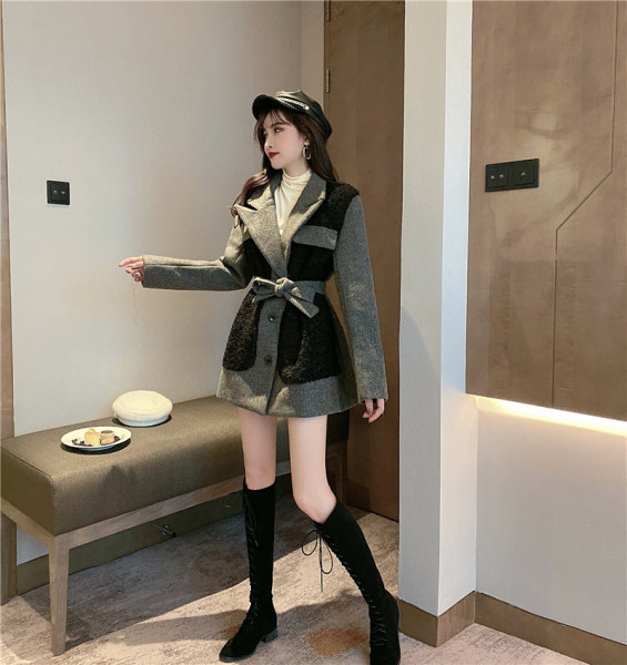 Női őszi-téli kabát övvel és pehelyzsebekkel