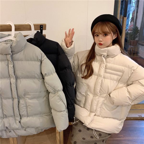 Rövid és széles kabát cipzárral bézs, zöld és fekete színben