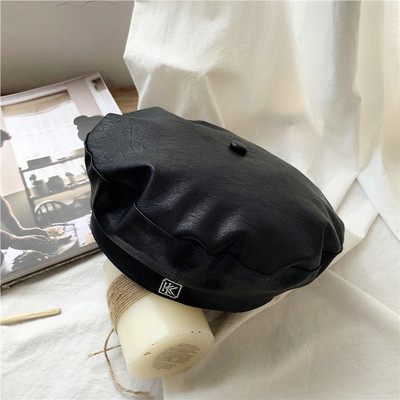 Modern női barett ökobőrből, barna, kék és fekete színben