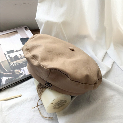 Modern női barett ökobőrből, barna, kék és fekete színben