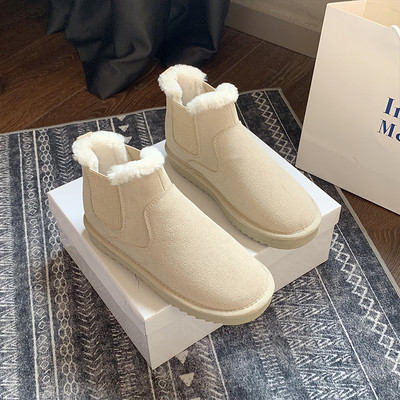 Γυναικείες χειμωνιάτικες μπότες με επίπεδη σόλα και μαλακή επένδυση από επένδυση σε τρία χρώματα