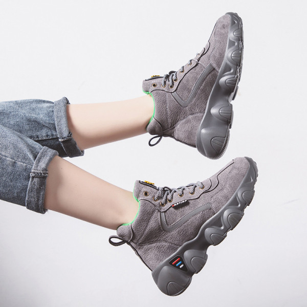 Női velúr sportcipő őszre és télre, szürke és fekete színben